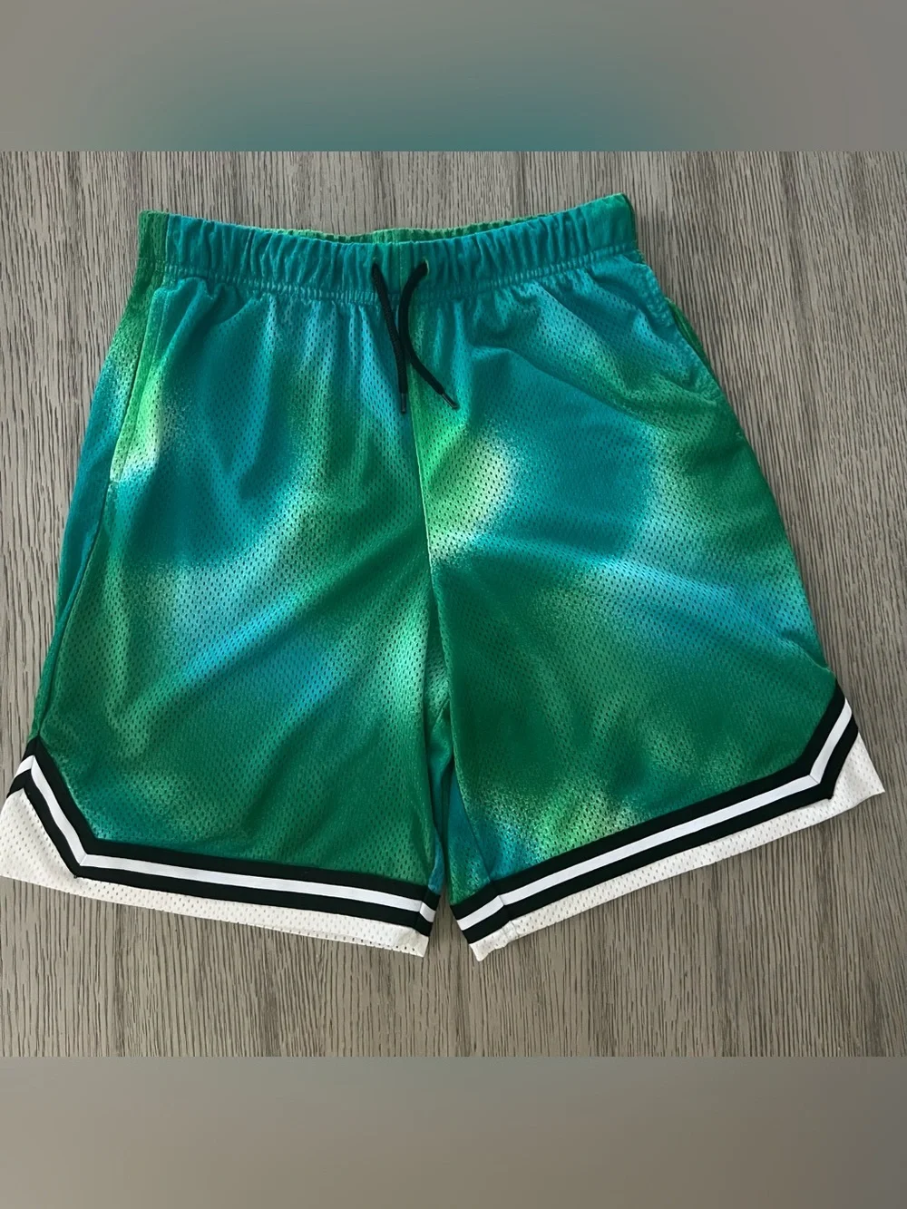 Old Navy boys Bright Green Mesh Athletic Shorts